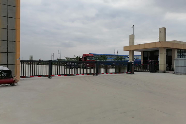 中旗(湖北)公司電動伸縮平移門項(xiàng)目